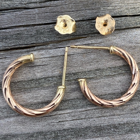 14k Gold half hoop earrings twist look design 1/2 inch - Picture 8 of 13